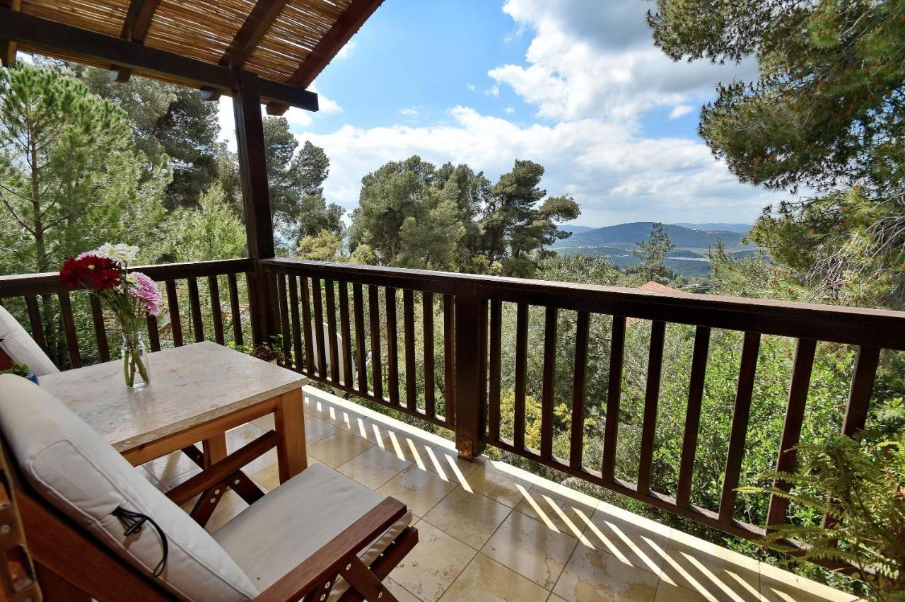 Zimmers At The Forest Amirim Exterior foto