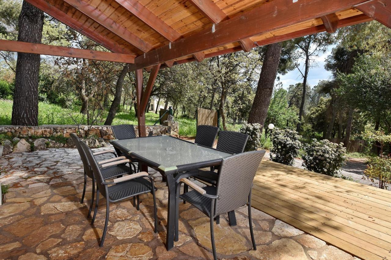 Zimmers At The Forest Amirim Exterior foto