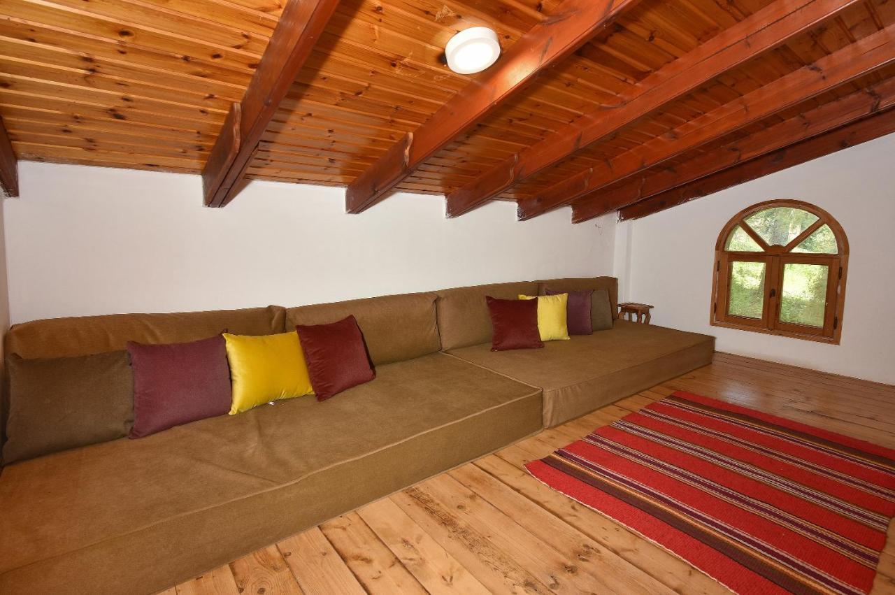 Zimmers At The Forest Amirim Exterior foto