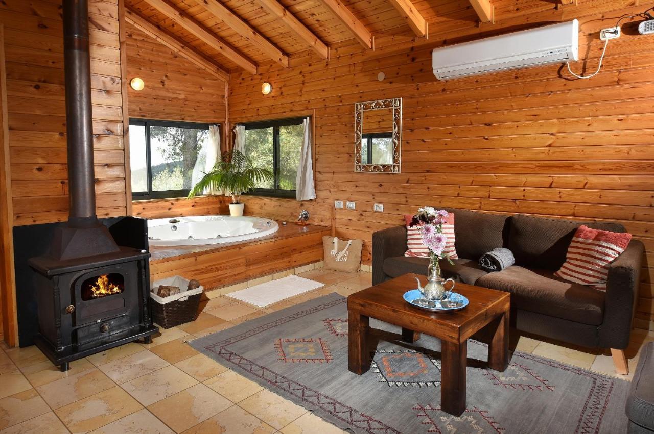 Zimmers At The Forest Amirim Exterior foto